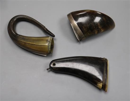 Three 18th century horn snuff mulls including one white metal mounted, largest 12.2cm.